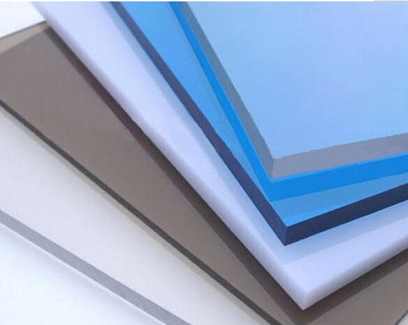 最高500人同屏的野外PvPvE玩法、策略化的多人战场以及见招拆招的1v1比武