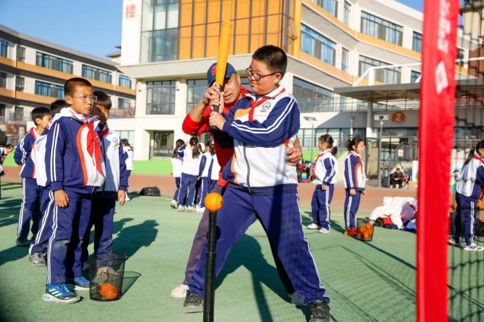 2025年快乐垒球进社区、进校园系列在辽宁盘锦收