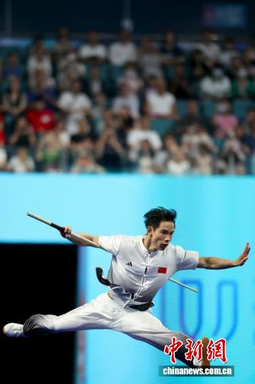 成都世运会高久尚夺得长拳-刀术-棍术冠军：家门