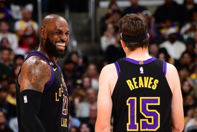 东契奇42分引领湖人3月狂飙 詹姆斯让权成第三火