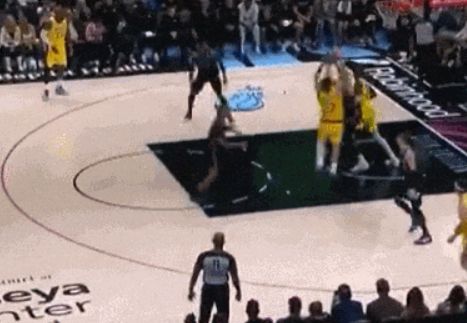 詹姆斯追平历史出场数纪录 东契奇两战狂砍100分