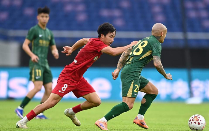 李镇全辱骂外援遭禁赛罚款 俱乐部老板承担罚款