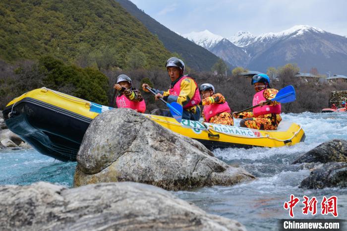 阿依舍·中国漂流联赛西藏工布江达站闭幕，重庆